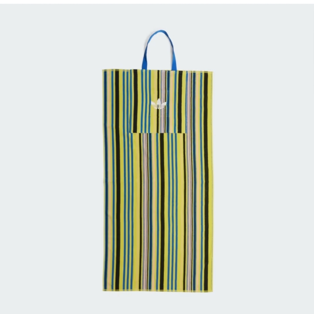 Adidas Towel Tote / Packable Towel - Picture 5 of 6